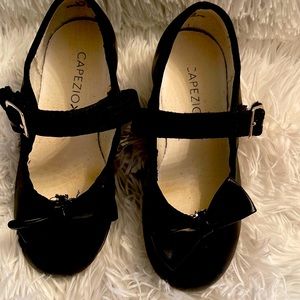 Capezio girls tap shoes!